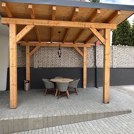 Ferienwohnung Rezidence Kbely - Free Parking Prag Exterior foto