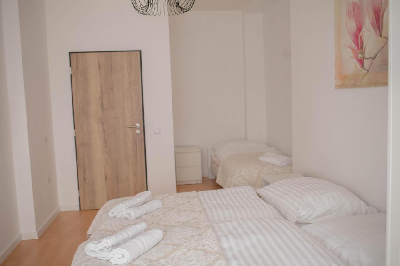 Ferienwohnung Rezidence Kbely - Free Parking Prag Exterior foto