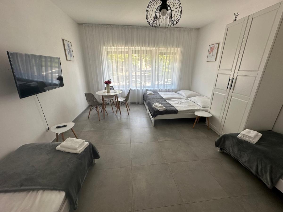 Ferienwohnung Rezidence Kbely - Free Parking Prag Exterior foto